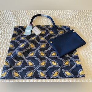 Ted Baker Lip shopper